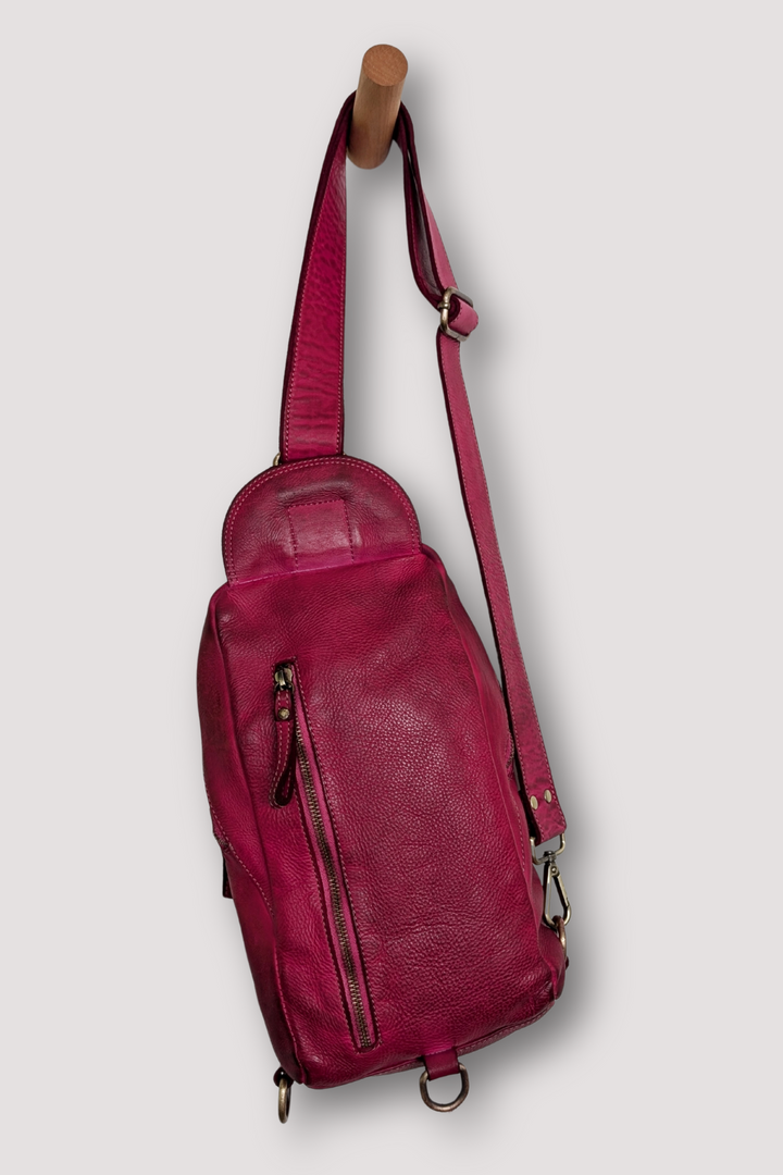 Movement Sling Bag - Stoned Fuchsia