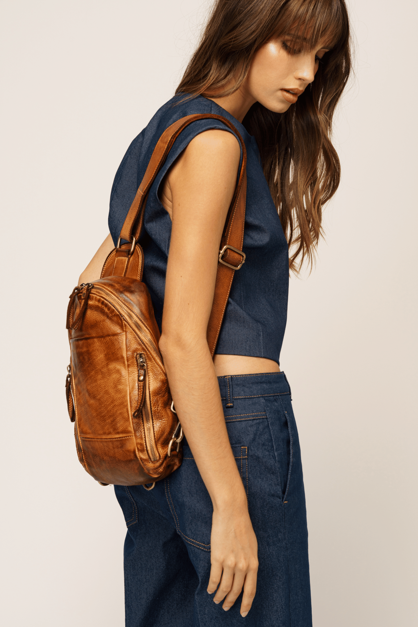 Movement Sling Bag - Cognac Rocks